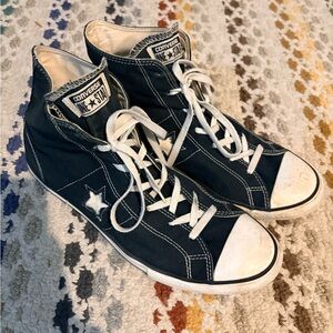 Converse High-Tops in Dark Blue and Off-White